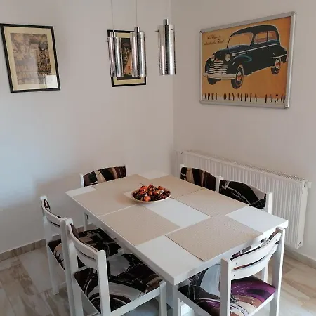 Holiday home Cherry Tree Cottage,