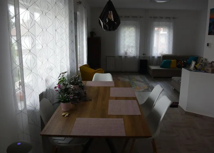 Cherry Tree Cottage, בית נופש