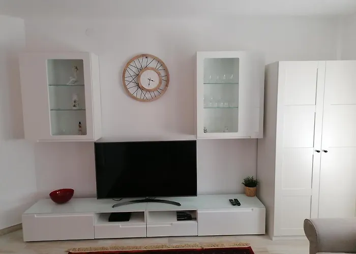 Cherry Tree Cottage, בית נופש Balatonszárszó