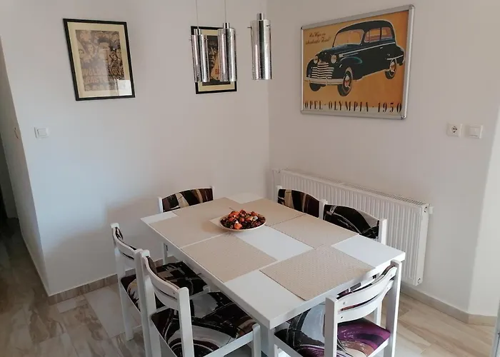 בית נופש Cherry Tree Cottage,