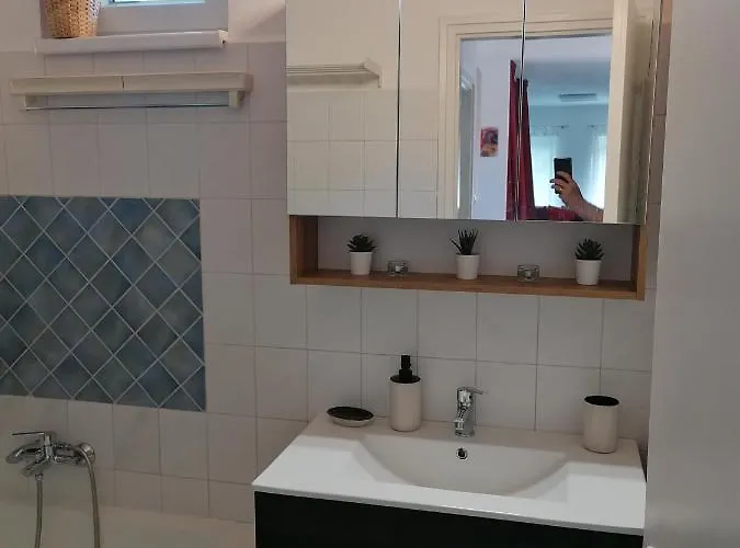 Cherry Tree Cottage, *