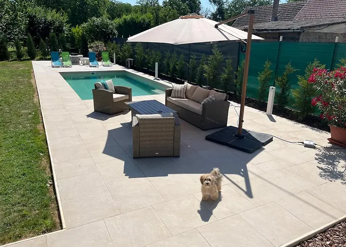 Cherry Tree Cottage, בית נופש Balatonszárszó